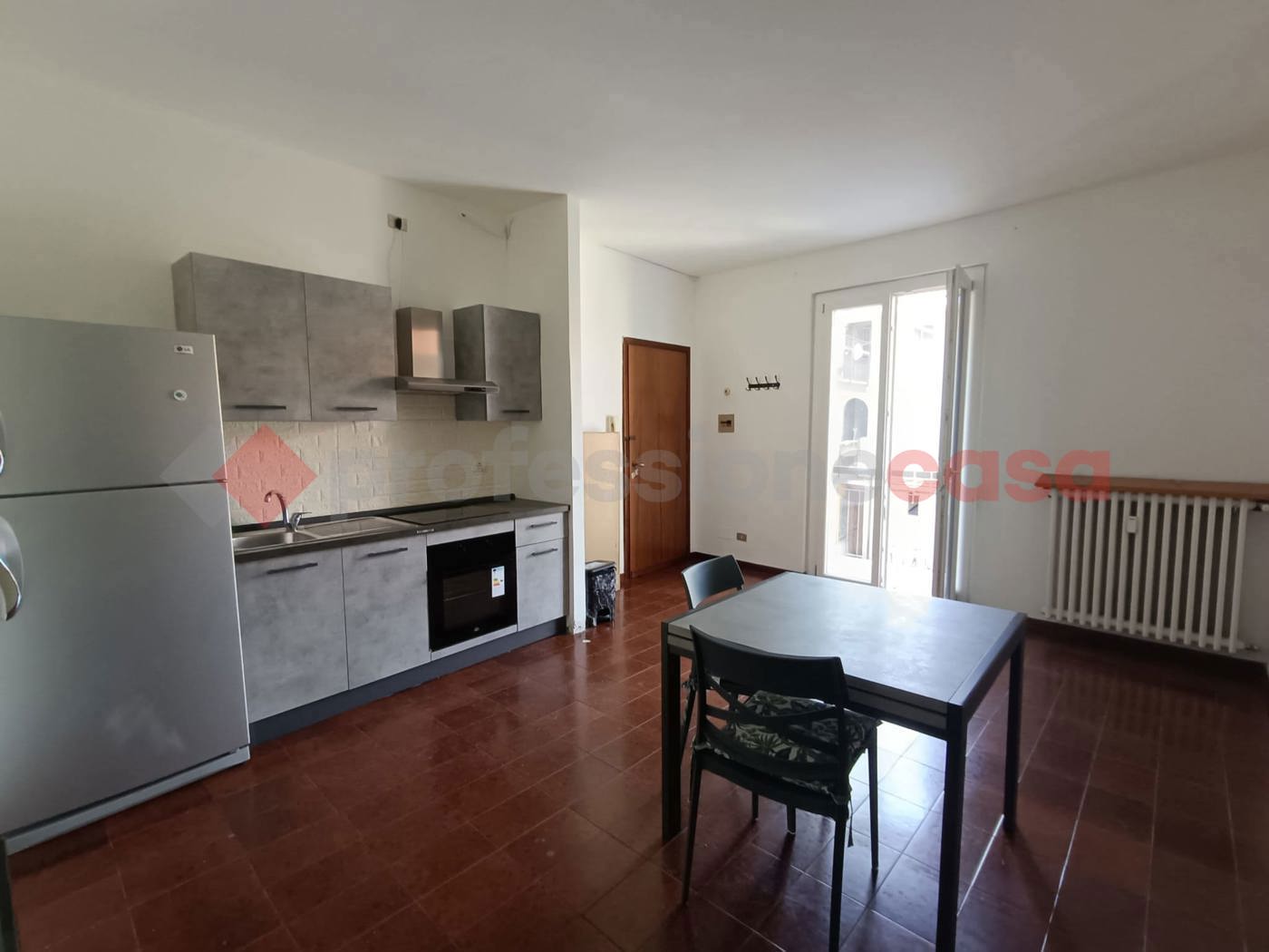 Monolocale arredato in affitto a Canegrate
