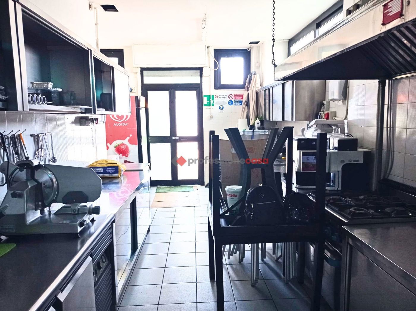 Attivit� commerciale Bar e tabacchi in vendita a Foggia