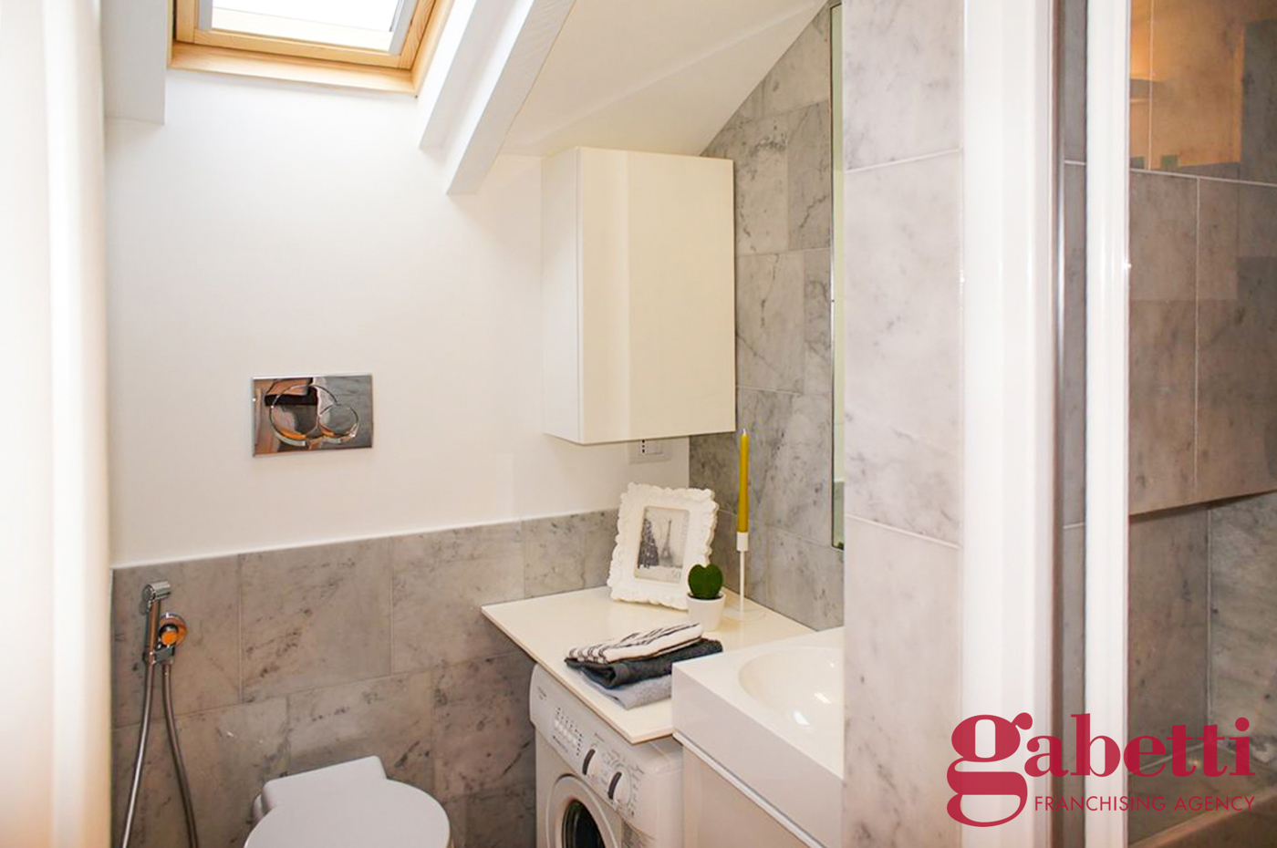 Monolocale arredato in affitto a Milano