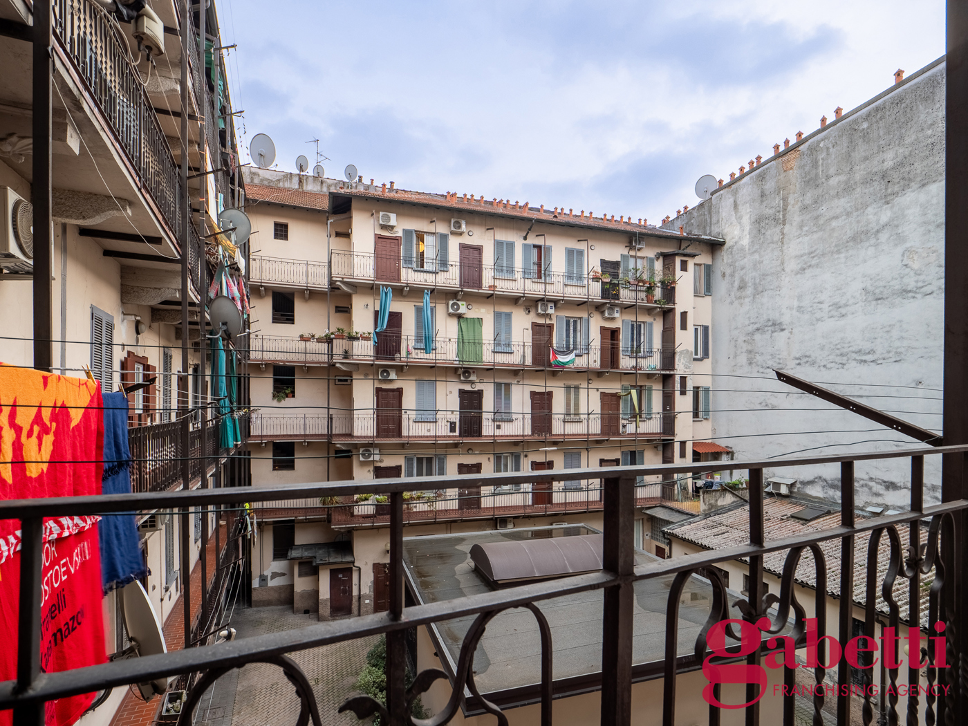 Monolocale arredato in affitto a Milano