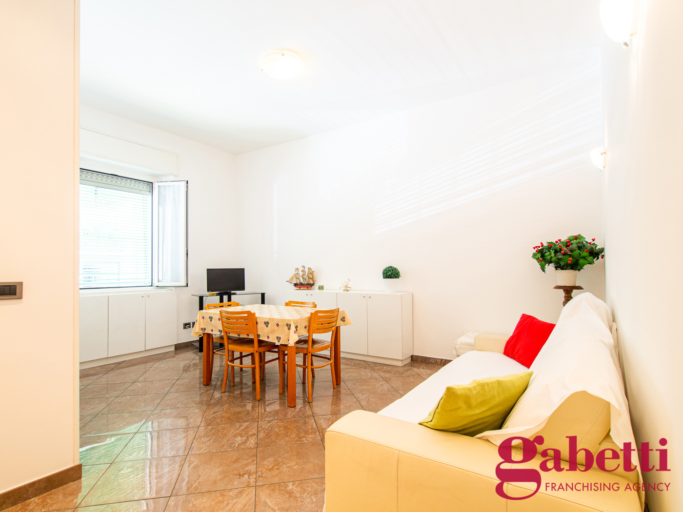 Bilocale arredato in affitto a Milano