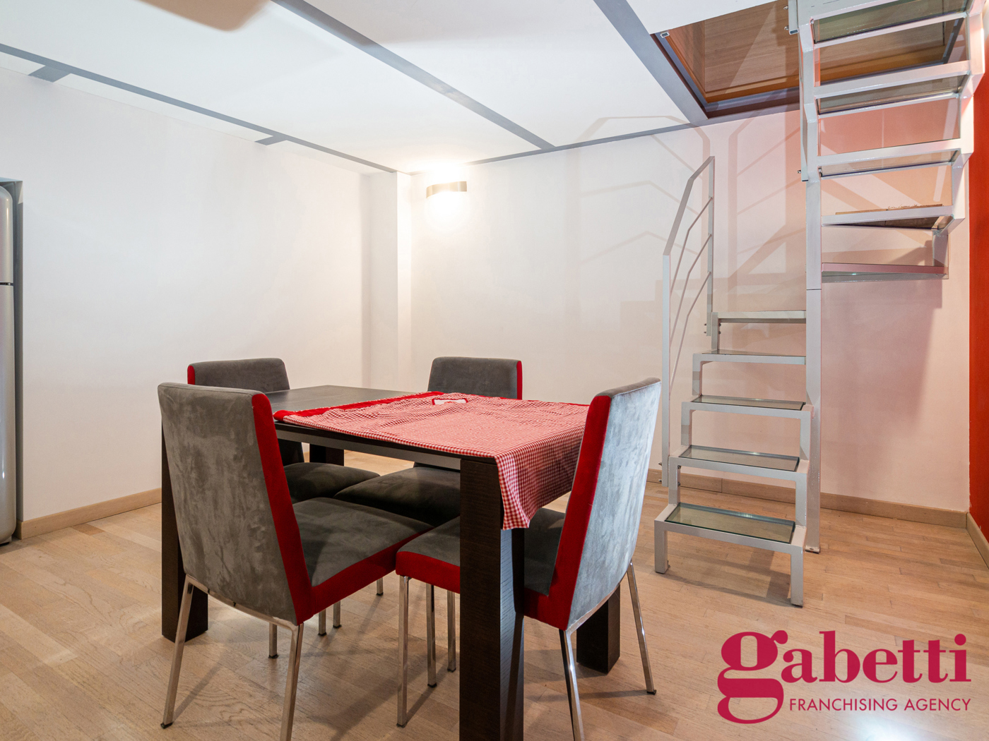 Loft arredato in affitto a Milano