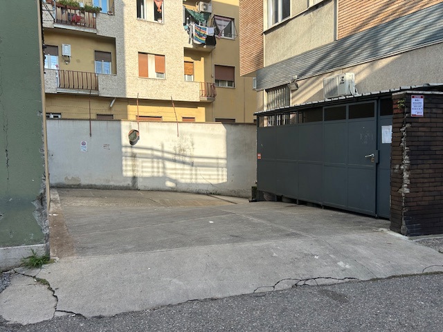 Box/Garage 33mq in vendita a Milano