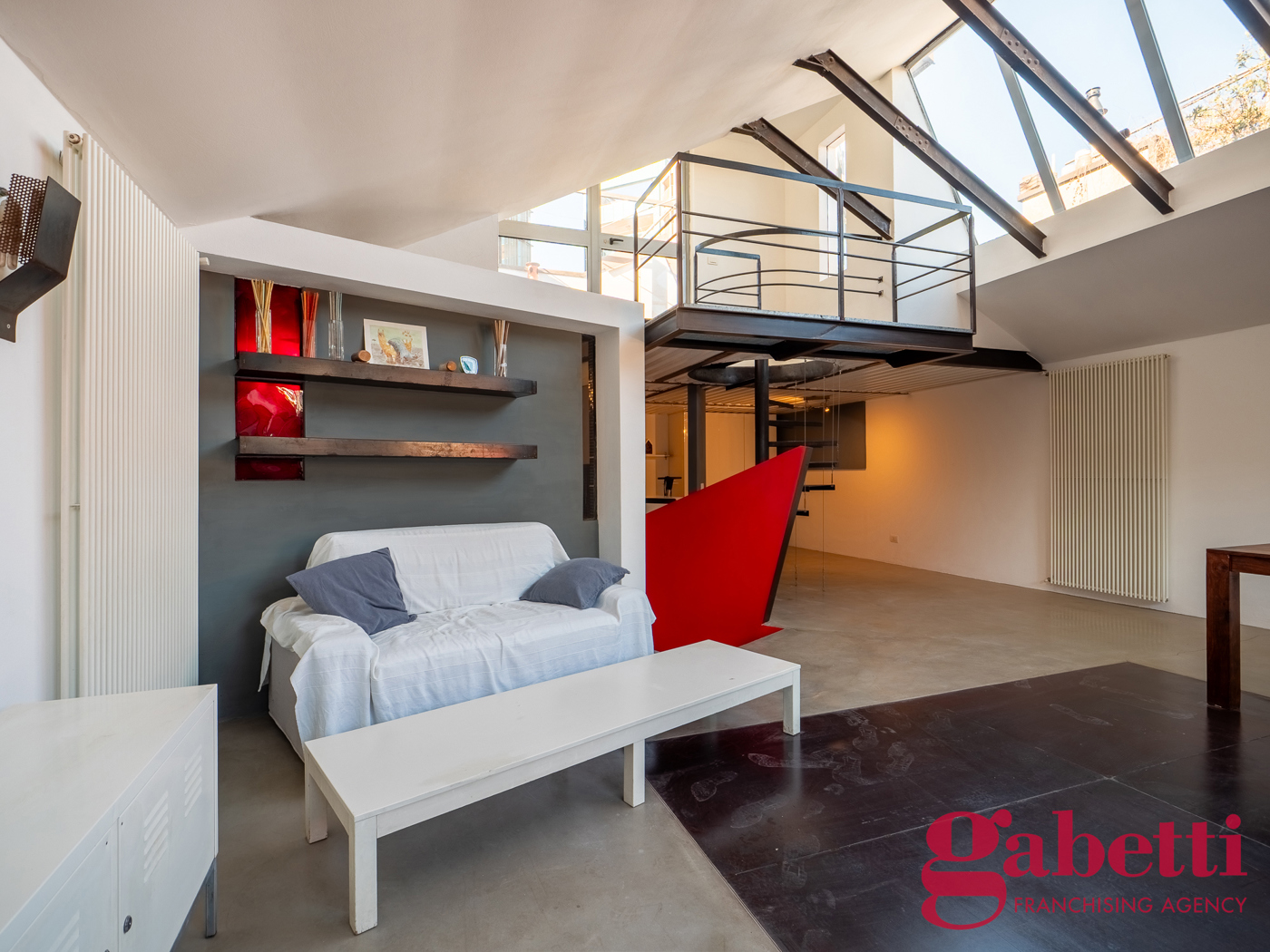 Loft arredato in affitto a Milano