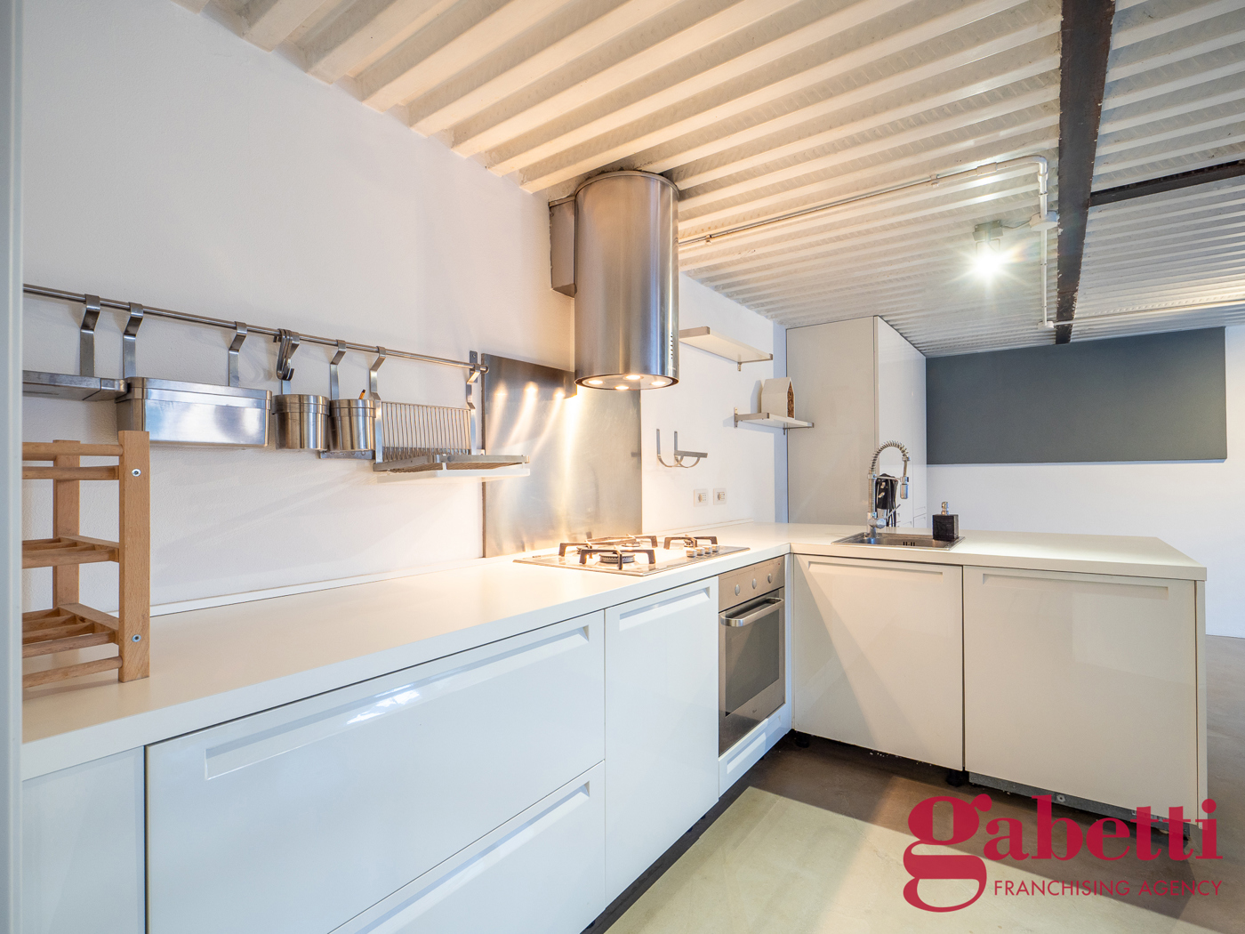 Loft arredato in affitto a Milano