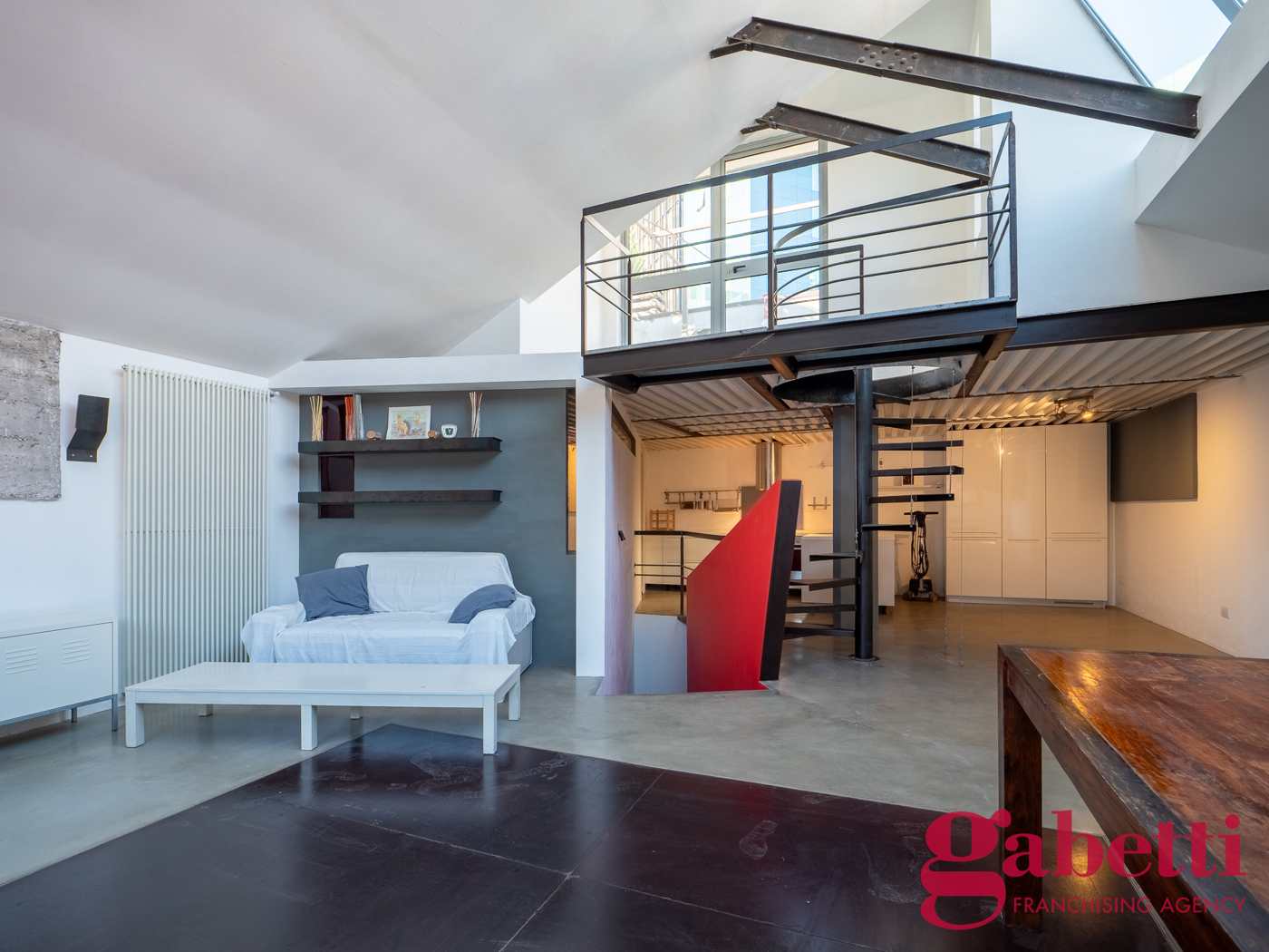 Loft arredato in affitto a Milano