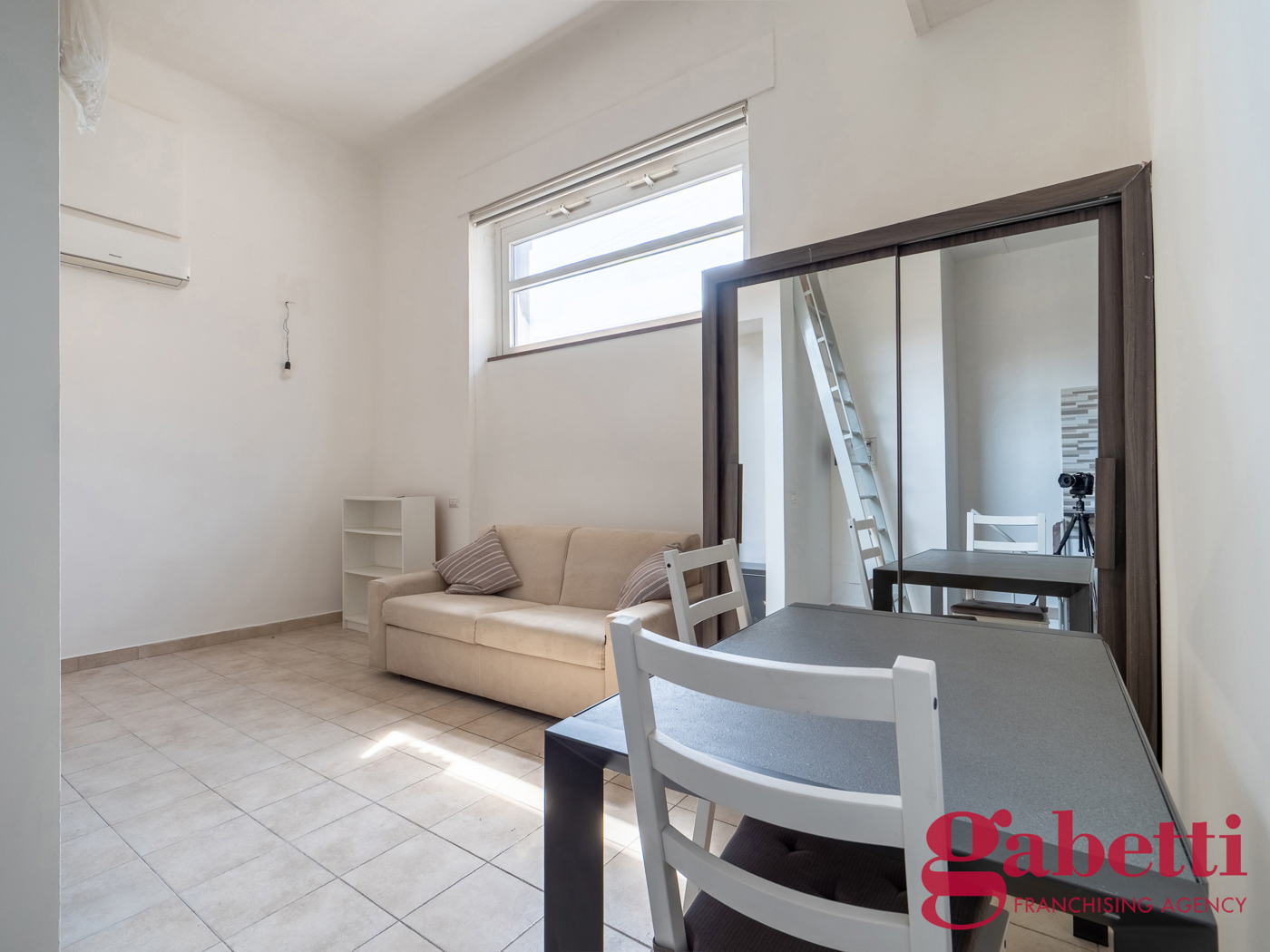 Loft arredato in affitto a Milano