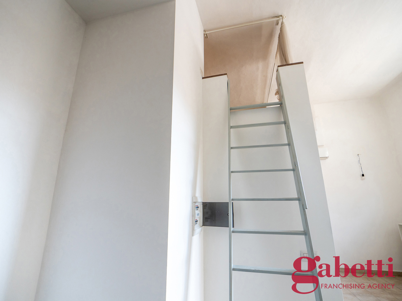 Loft arredato in affitto a Milano