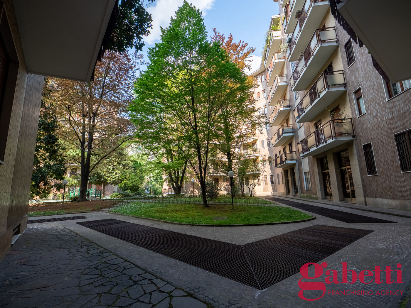 Box/Garage 14mq in vendita a Milano