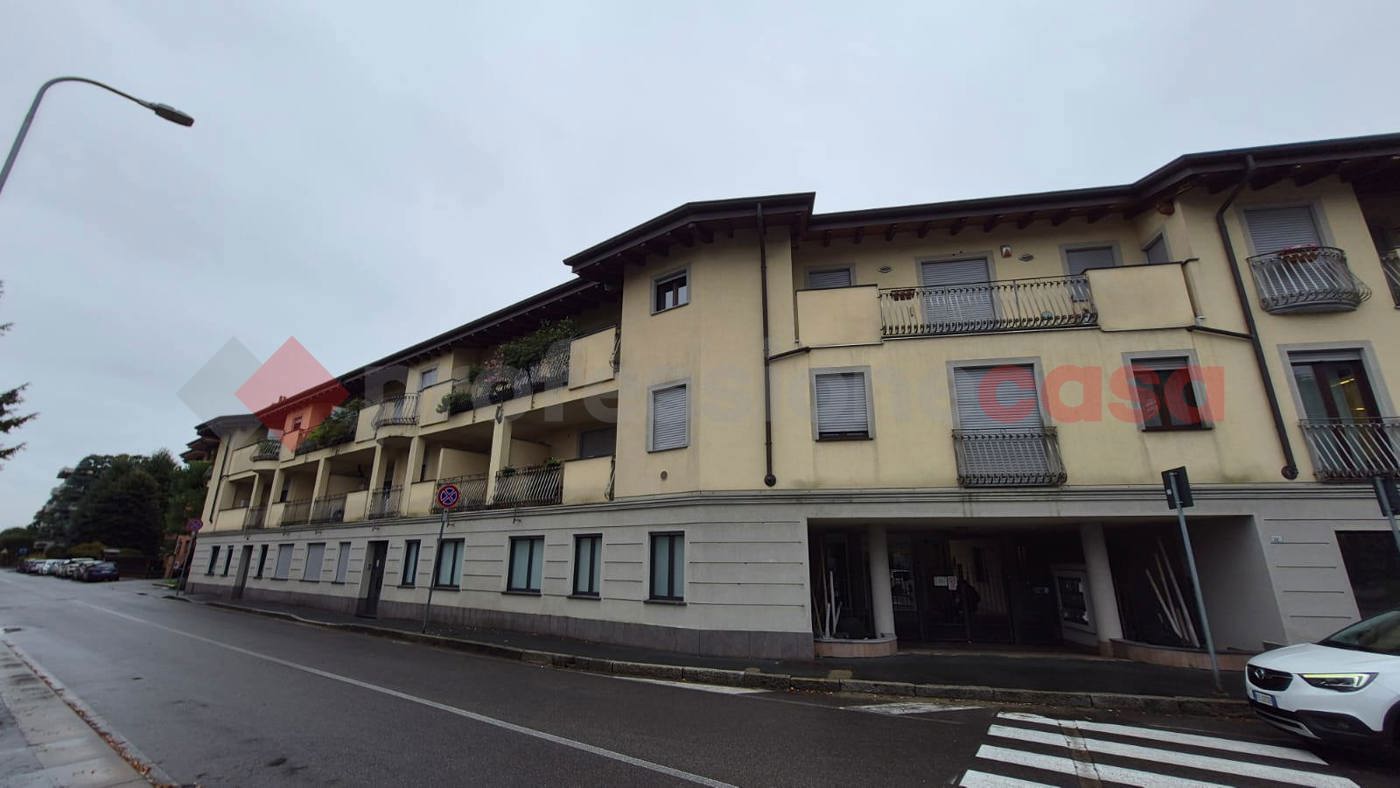 Trilocale con box doppio a Parabiago