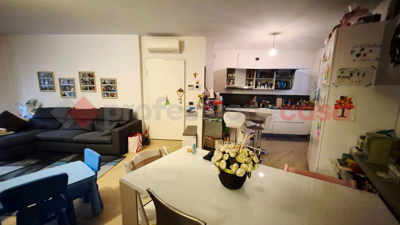 Trilocale con box doppio a Parabiago