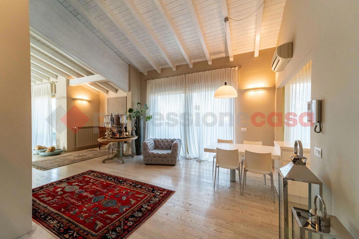 Attico con box doppio a Parabiago