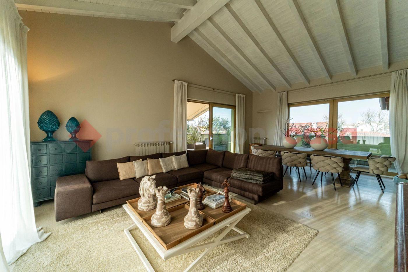 Attico con box doppio a Parabiago