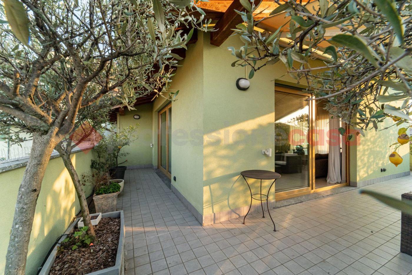 Attico con box doppio a Parabiago