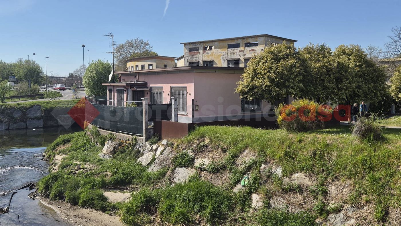 Villa con giardino a Legnano