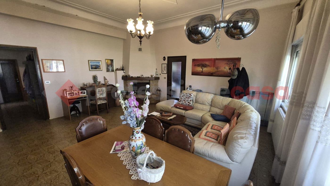 Villa con giardino a Legnano