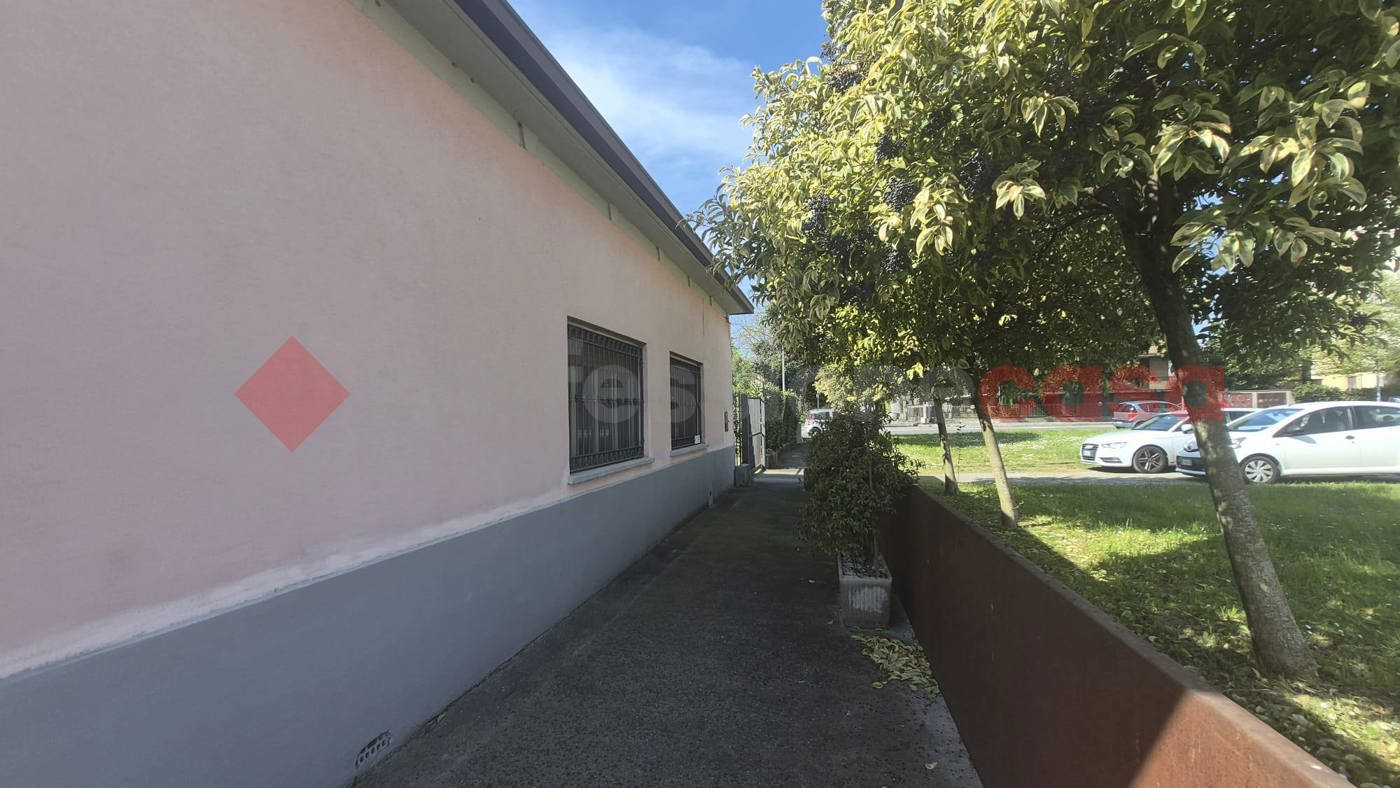 Villa con giardino a Legnano