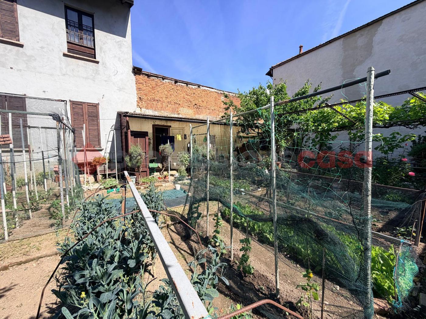 Trilocale con giardino a Parabiago