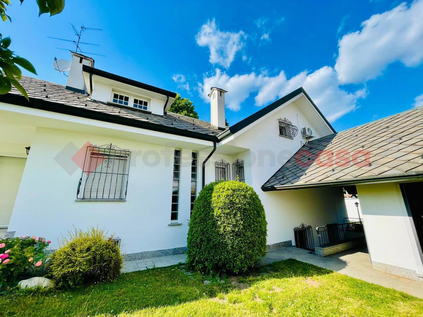 Villa con giardino a Parabiago