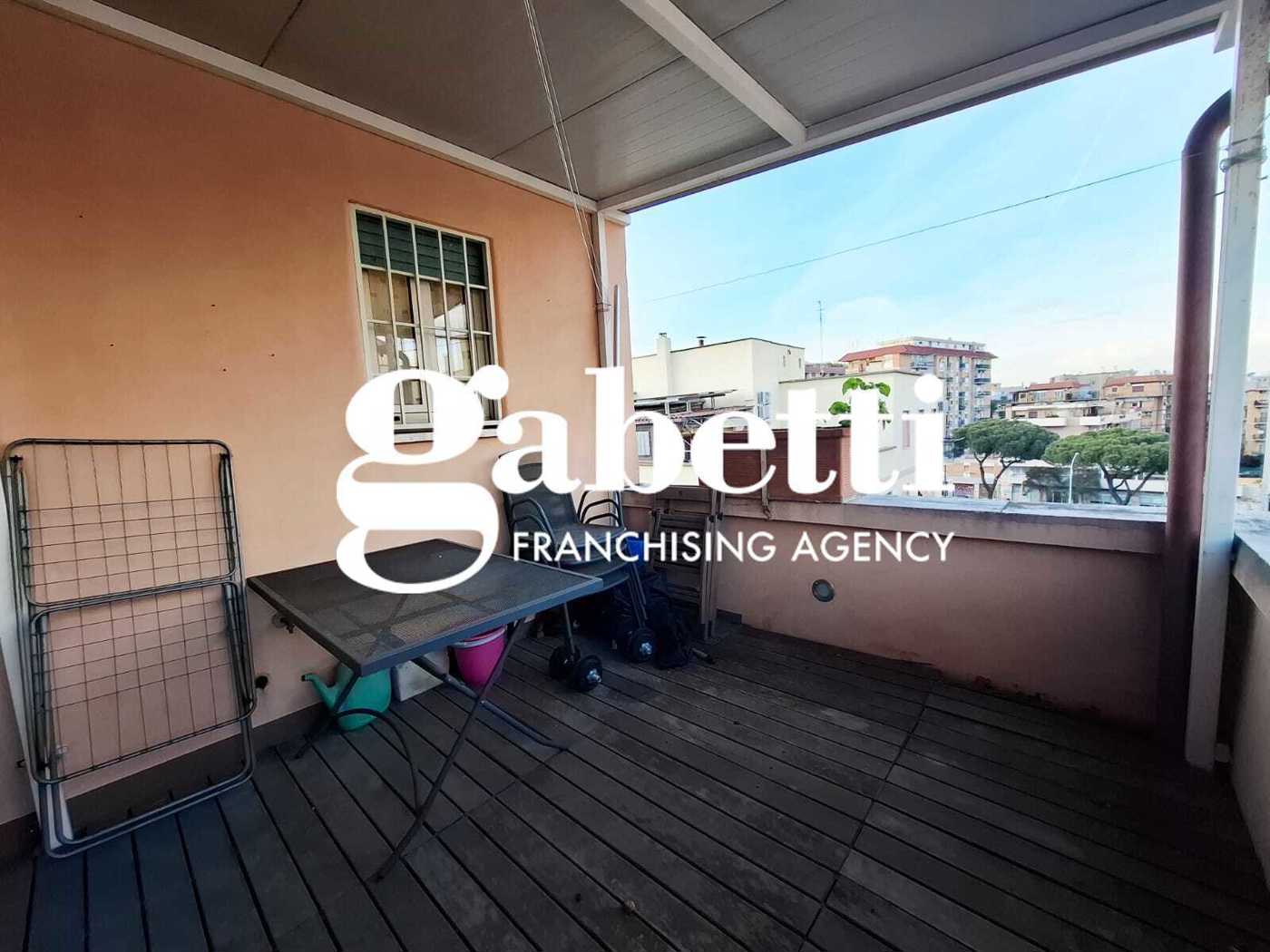 Attico ristrutturato a Roma