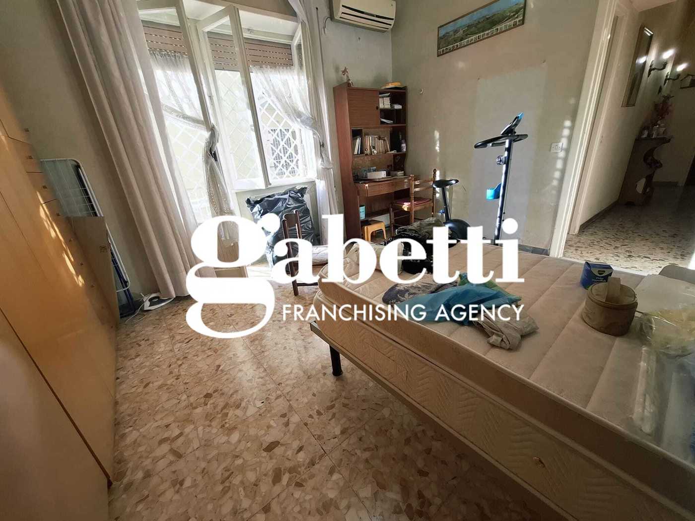 Bilocale da ristrutturare a Roma