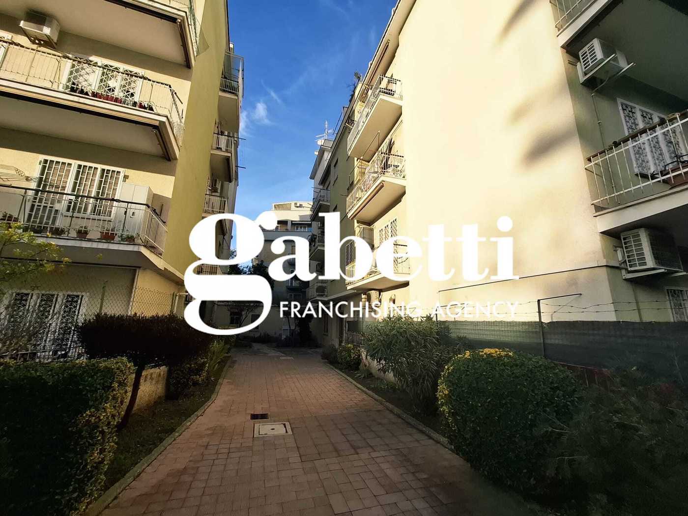 Bilocale da ristrutturare a Roma