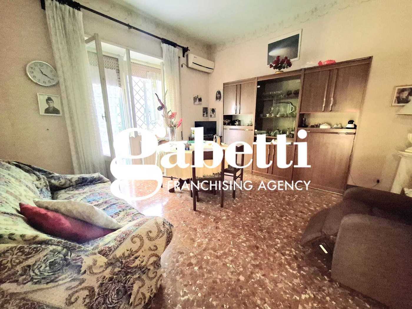 Bilocale da ristrutturare a Roma