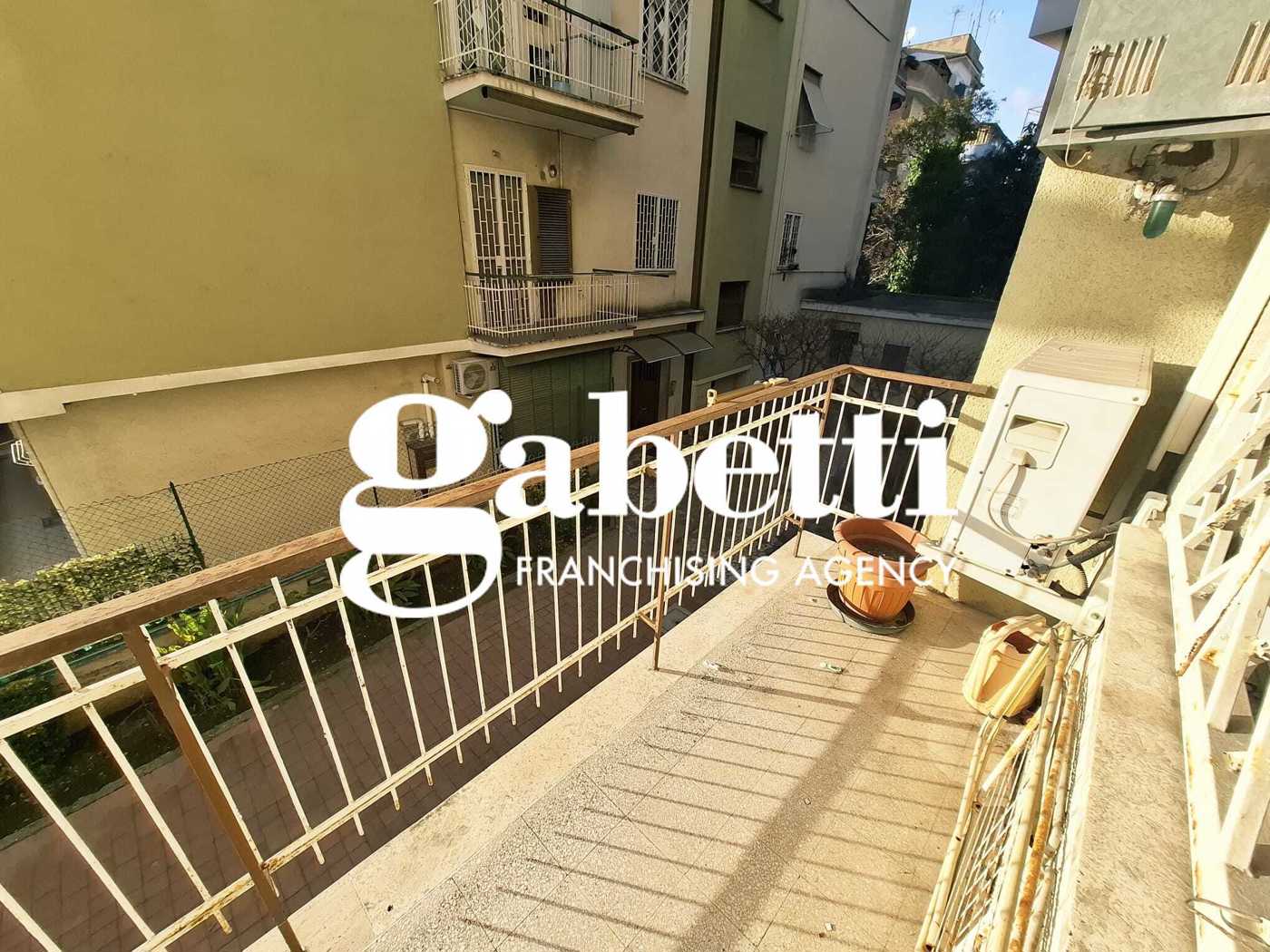 Bilocale da ristrutturare a Roma