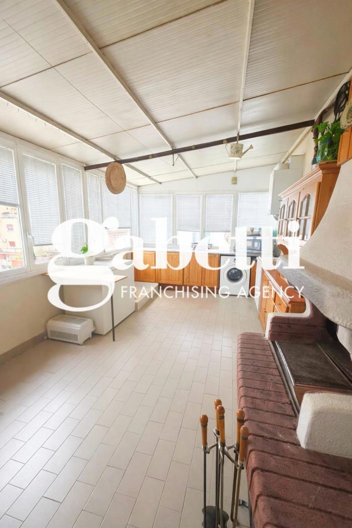 Attico da ristrutturare a Roma