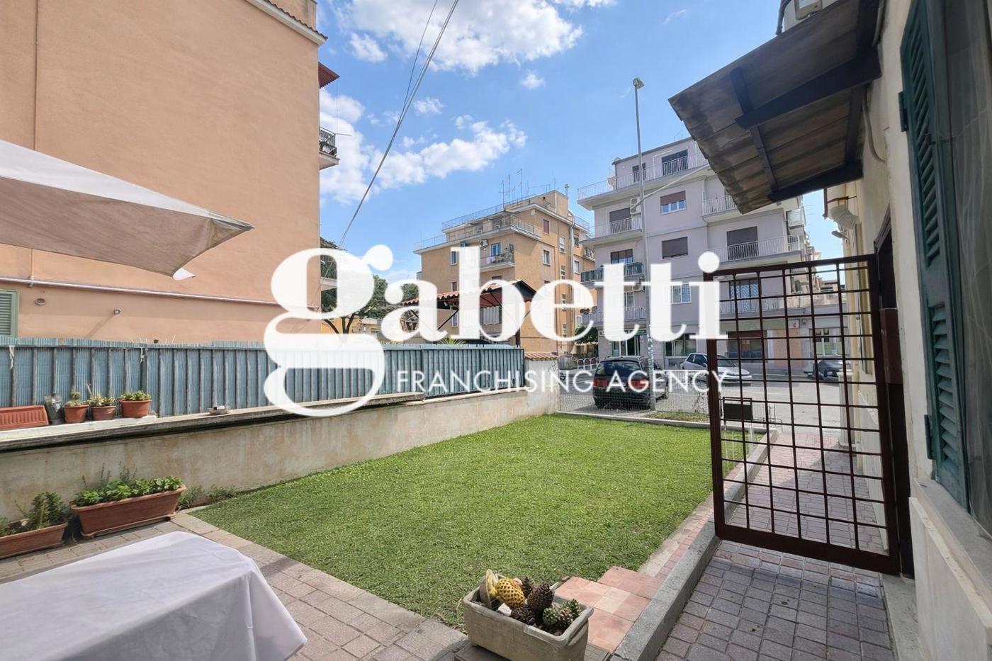 Bilocale da ristrutturare a Roma