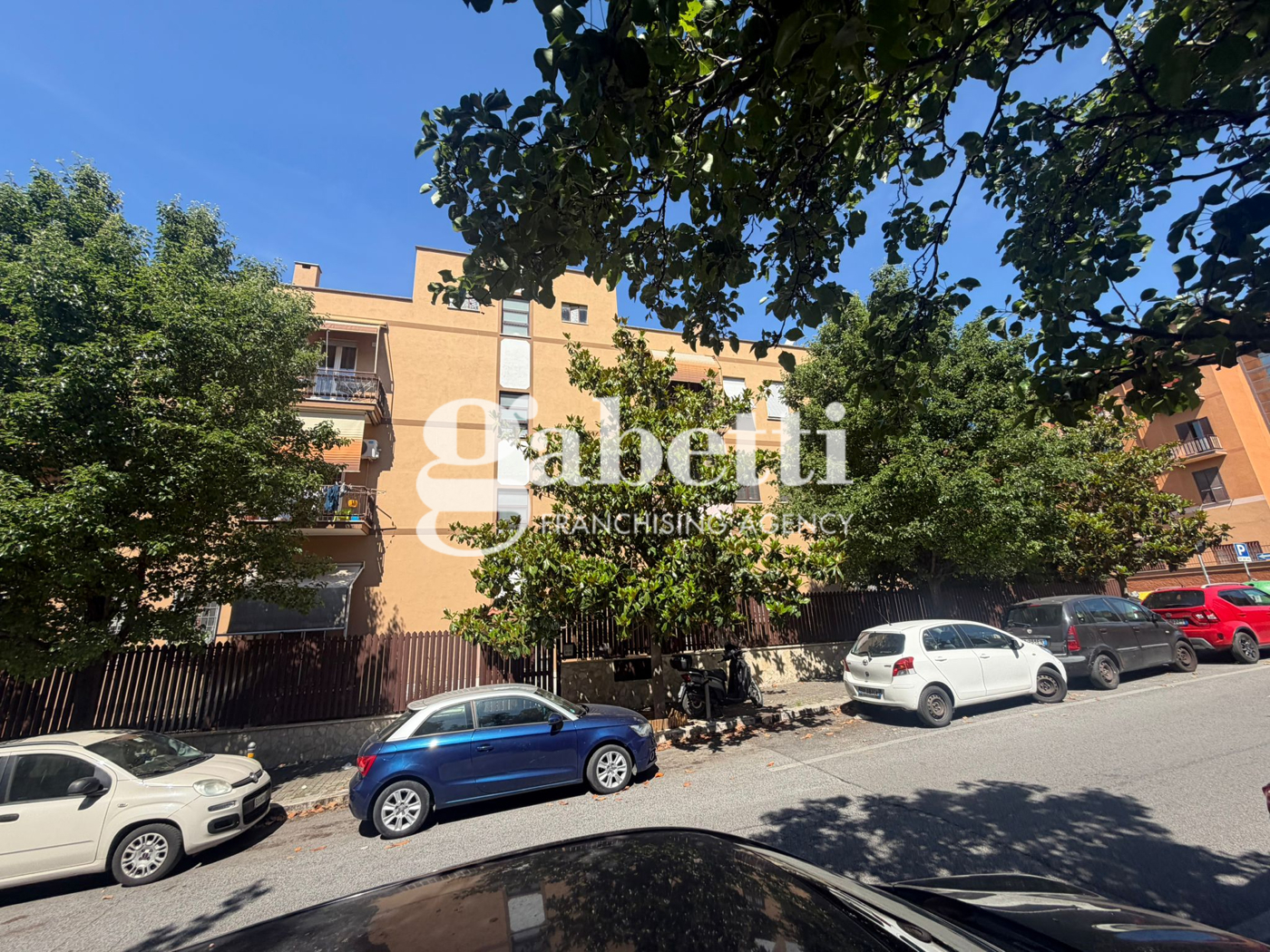 Quadrilocale ristrutturato a Roma