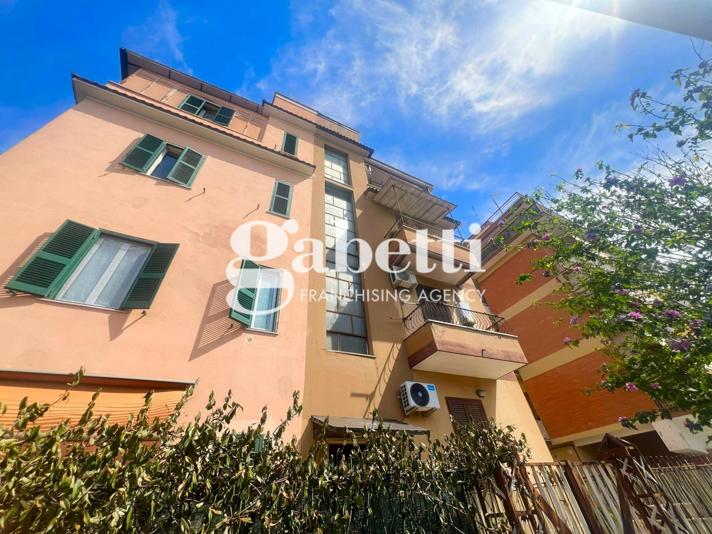 Trilocale da ristrutturare a Roma
