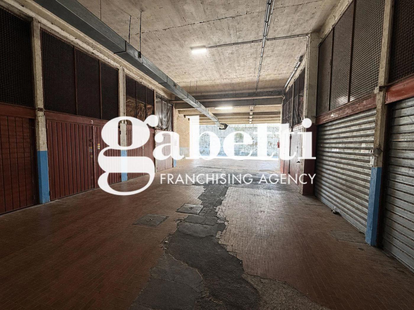 Box/Garage 27mq in vendita a Roma