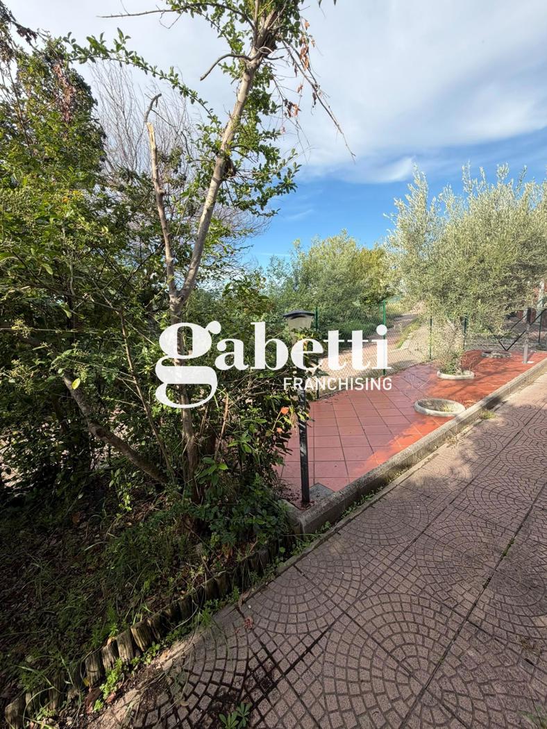 Casa indipendente con giardino a Roma