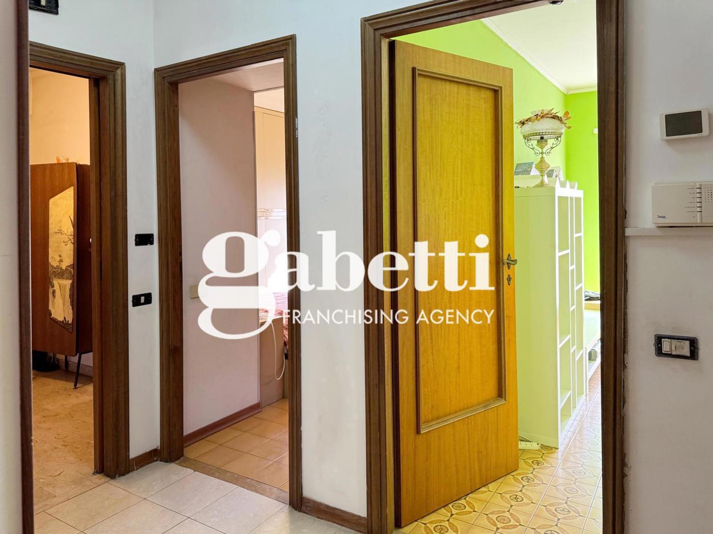 Trilocale da ristrutturare a Roma