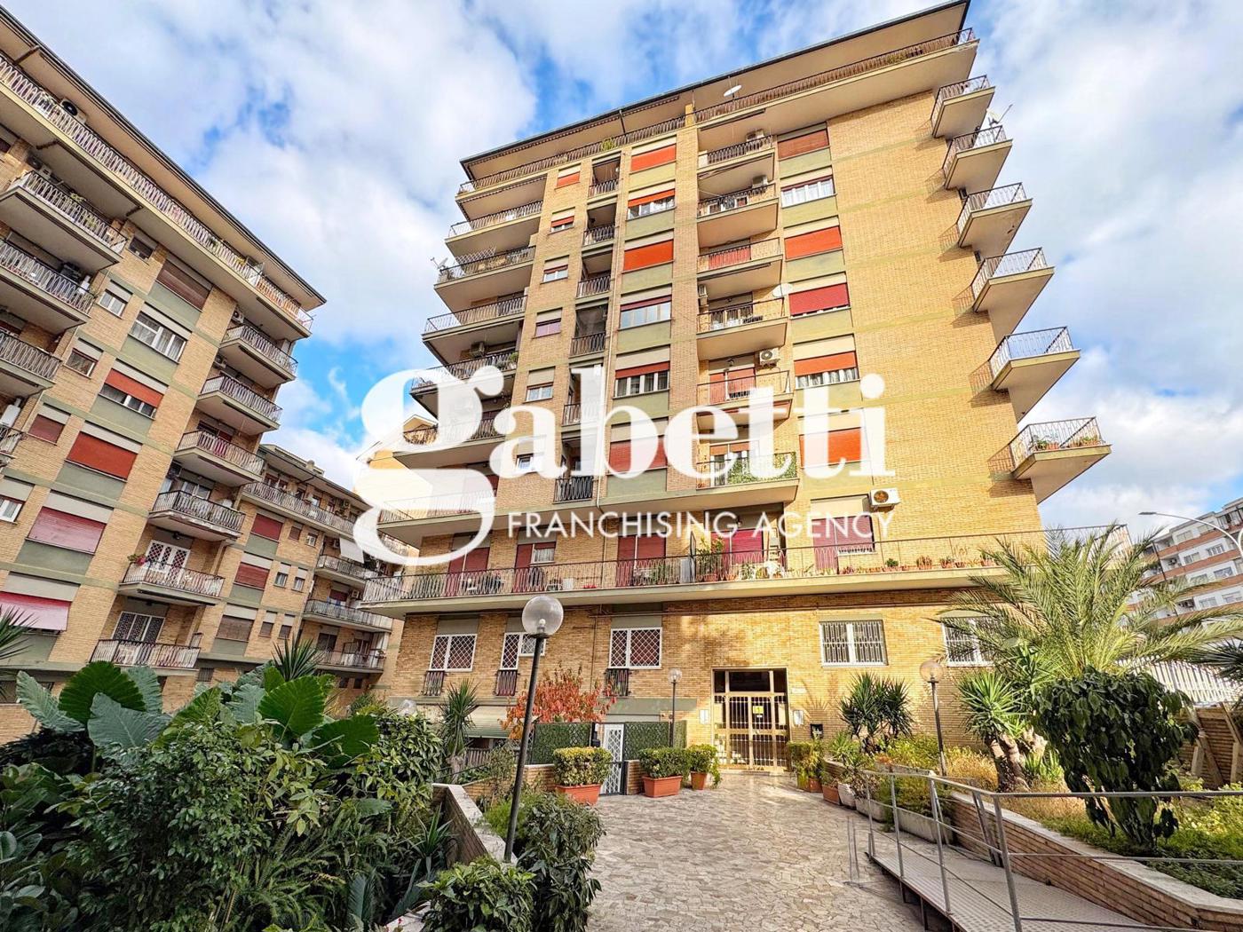 Trilocale ristrutturato a Roma