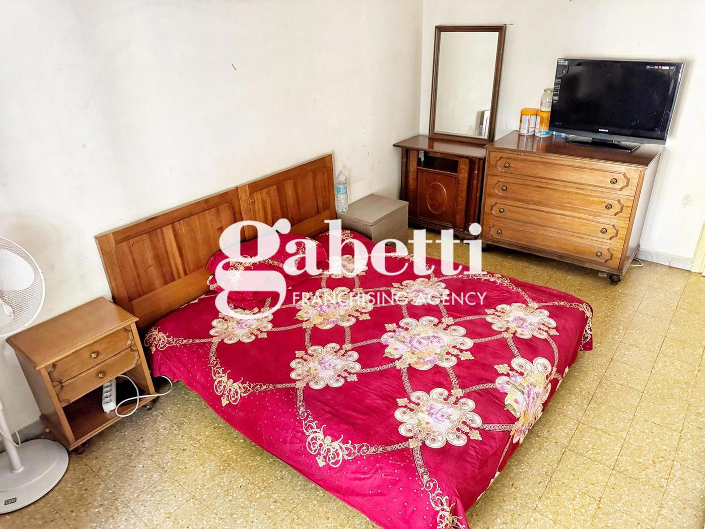 Bilocale da ristrutturare a Roma