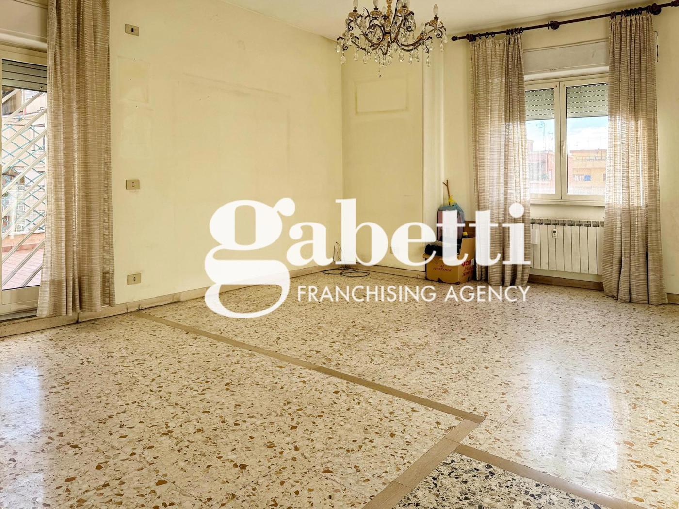 Attico da ristrutturare a Roma