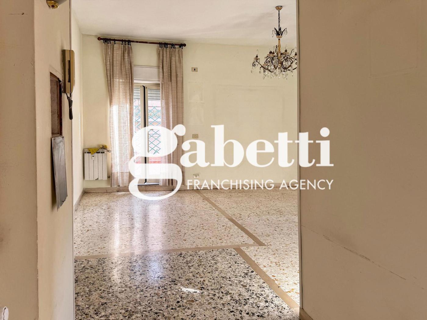 Attico da ristrutturare a Roma