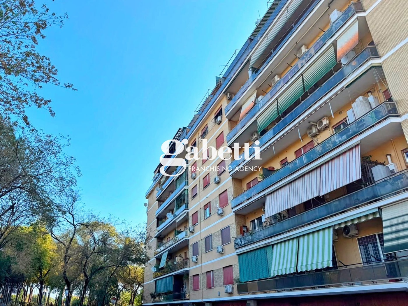 Trilocale da ristrutturare a Roma
