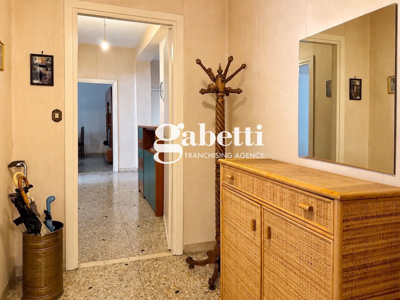 Trilocale da ristrutturare a Roma