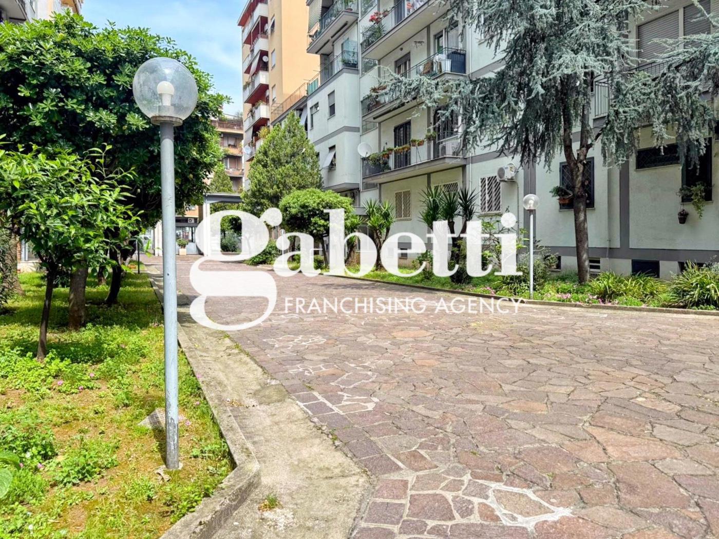 Trilocale da ristrutturare a Roma