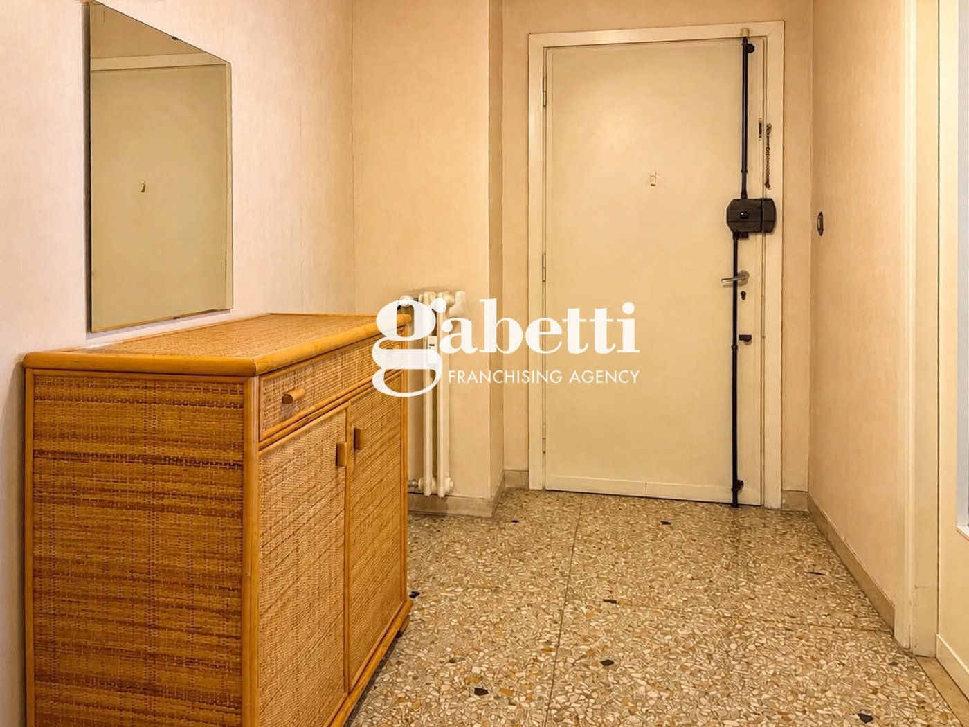 Trilocale da ristrutturare a Roma