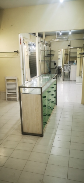 Locale commerciale classe A4 a Rosignano Marittimo