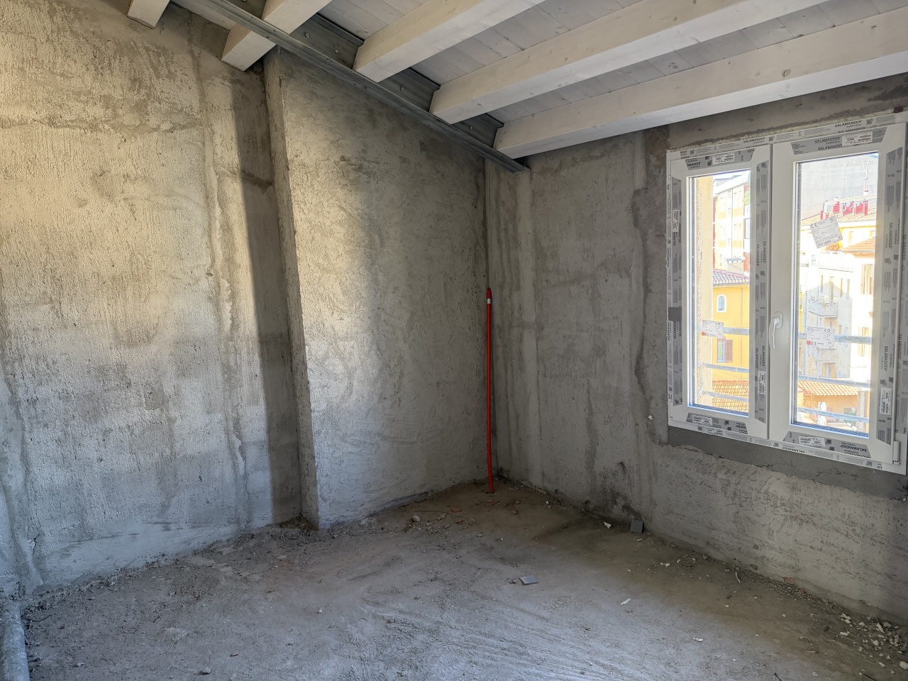 Trilocale da ristrutturare in viale silvani, Bologna