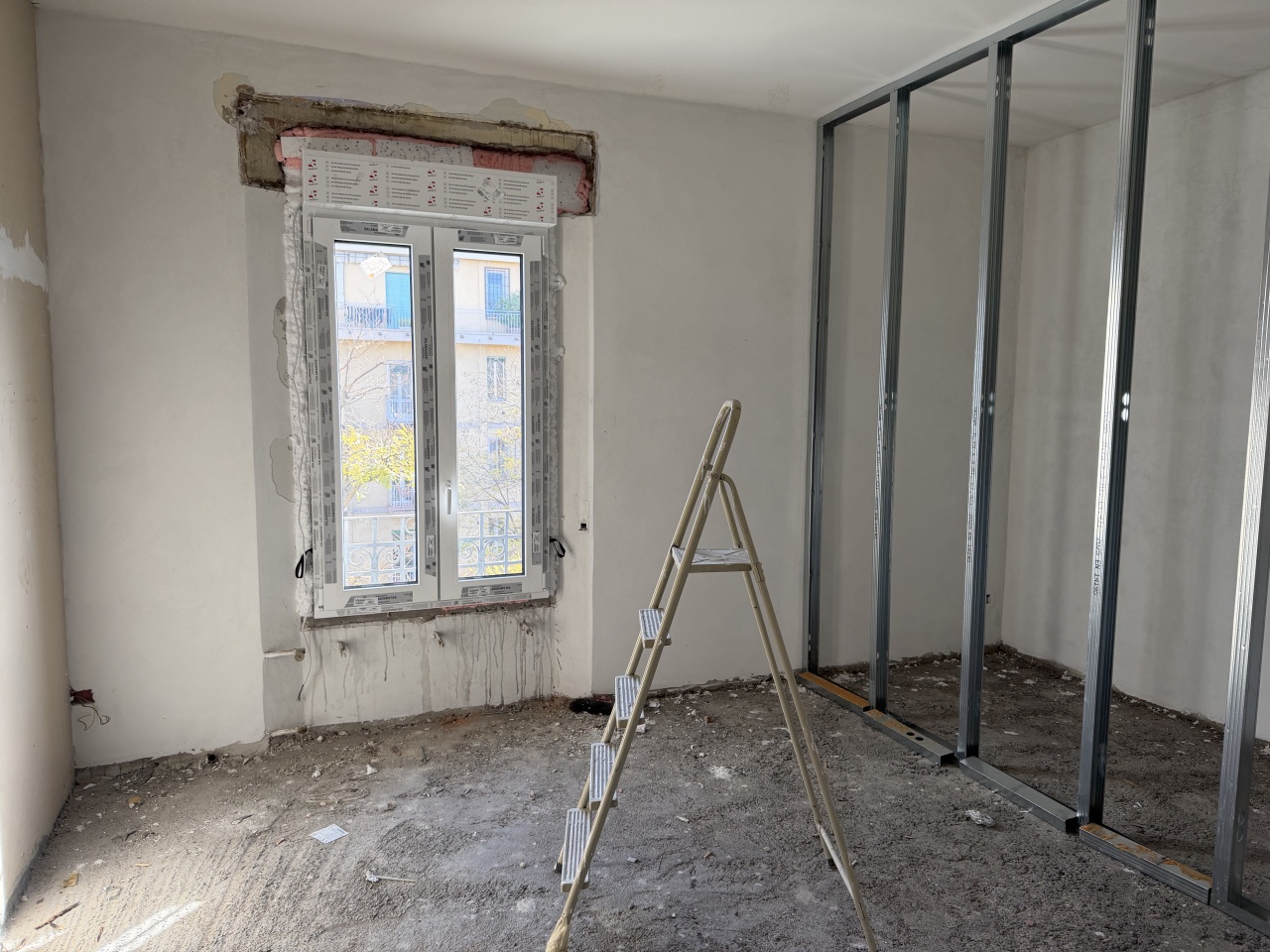 Trilocale da ristrutturare in viale silvani, Bologna