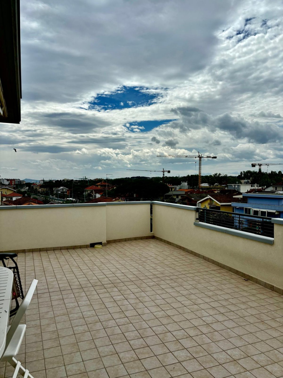 Trilocale con terrazzo in via spontini, Riccione