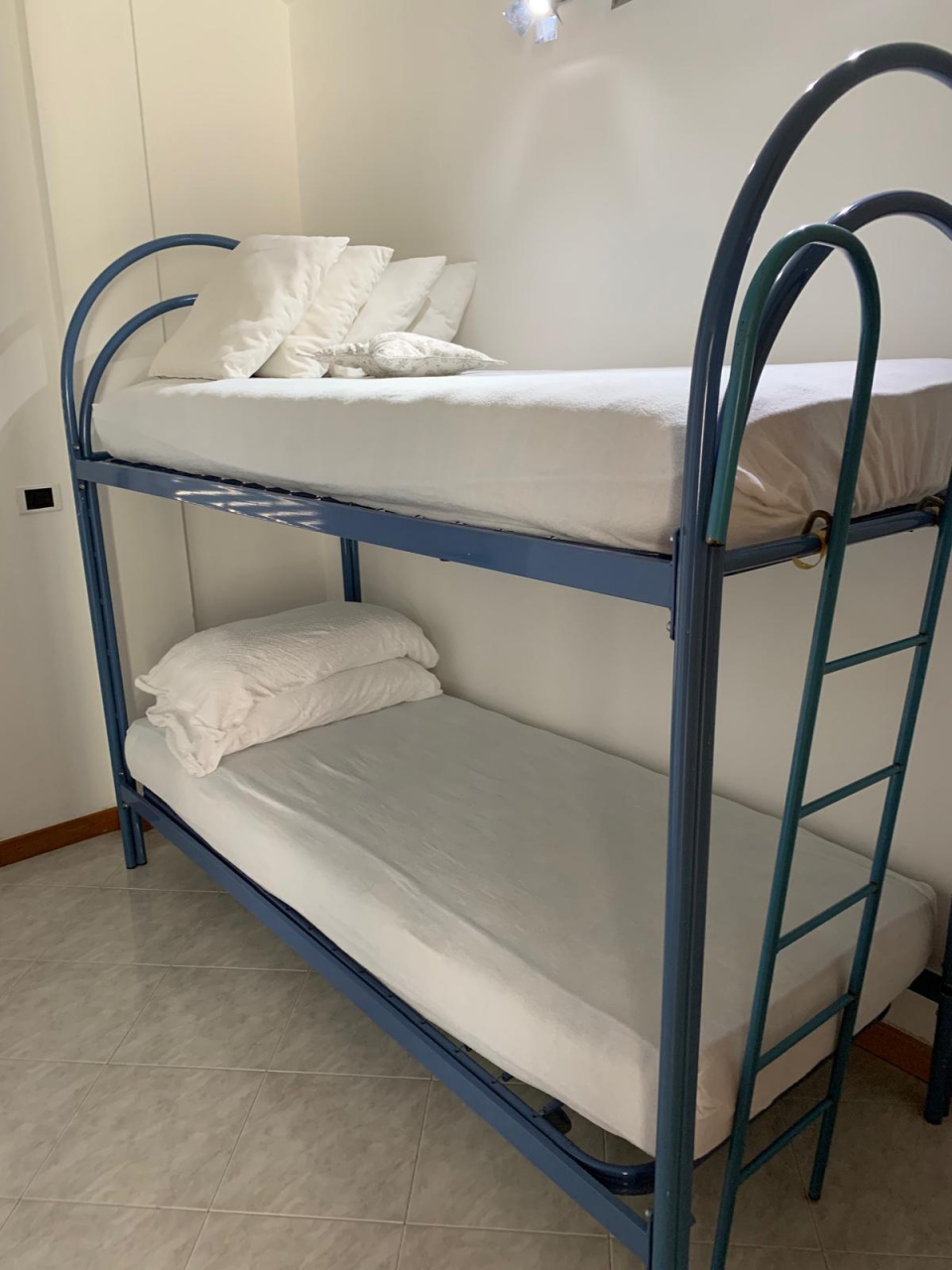 Trilocale con terrazzo in via spontini, Riccione