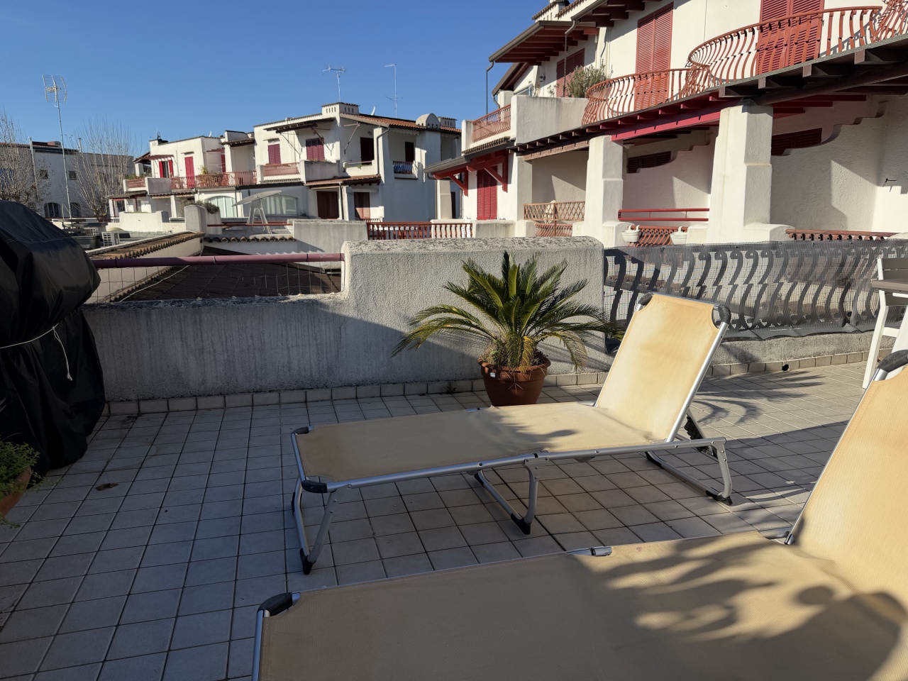 Trilocale con terrazzo in via calle dei mercanti, Misano Adriatico