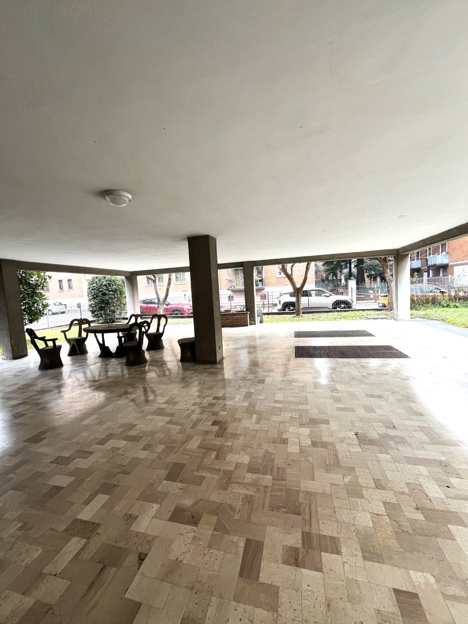 Quadrilocale con box a Bologna